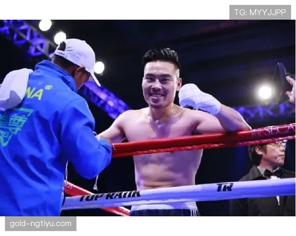 石智勇上场像军人，走出赛场像大老板，手腕那块表光把我闪瞎